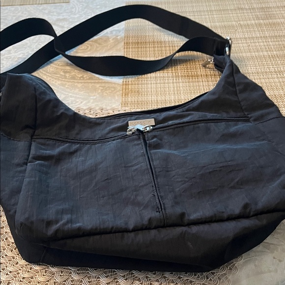 Baggallini Classic Black Shoulder Bag Large in EUC - Picture 1 of 8